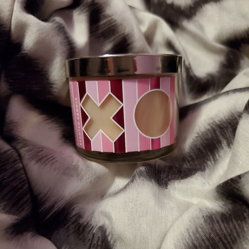 Strawberry mimosa Bath and body works candle